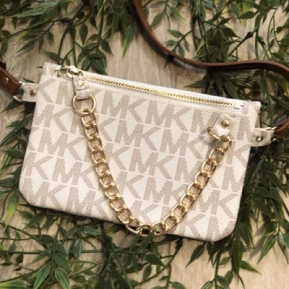 MICHAEL KORS WHITE POUCH & BELT